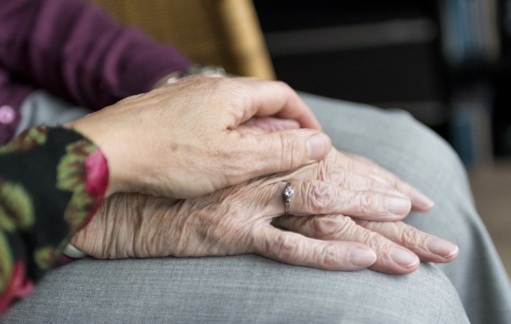 Bonus salute 2024, un focus sugli anziani: cosa spetta loro 